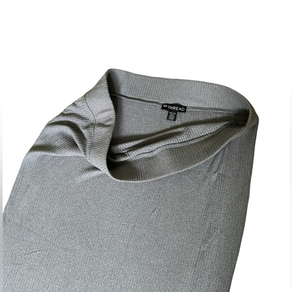 en Thread Double Slit Grey Ankle-Length Knit Maxi Skirt - Picture 2 of 3